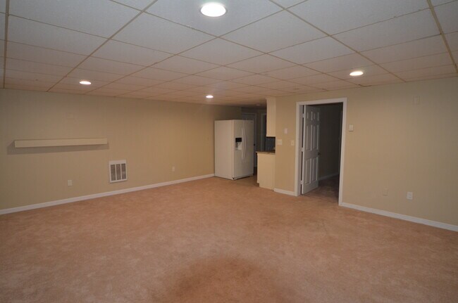 Living/Dining - 17 Davis Ave