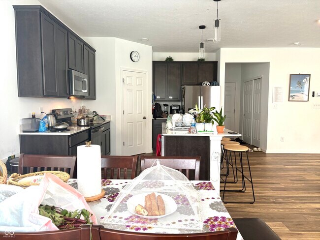 Building Photo - 6120 Medina Spirit Dr