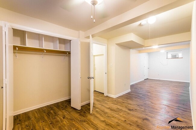 Building Photo - 527 Moro St