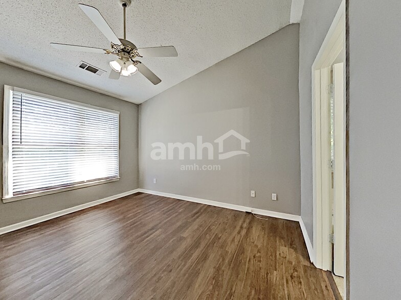 Building Photo - 479 Shoal Ct