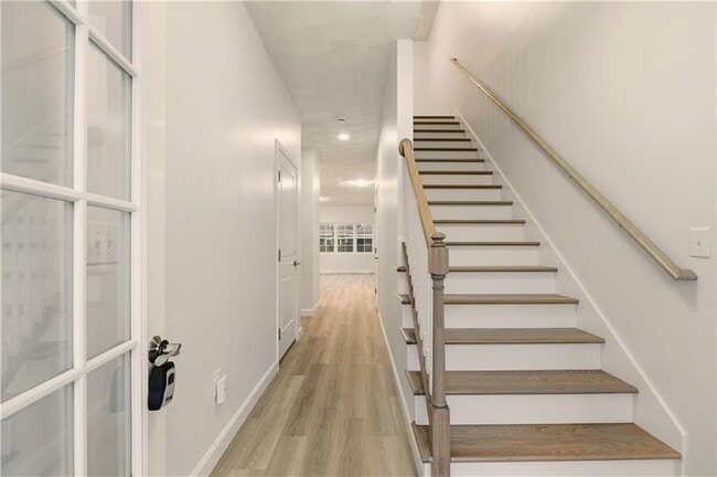 Building Photo - 45 Windsor Rd