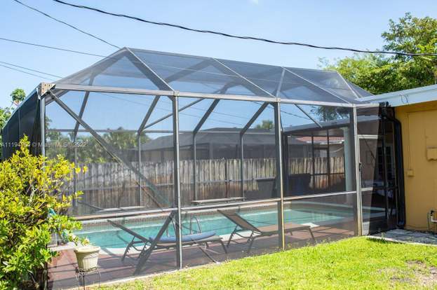 Building Photo - 4115 Madison St