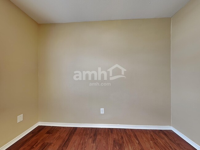 Building Photo - 308 Lake Travis Dr