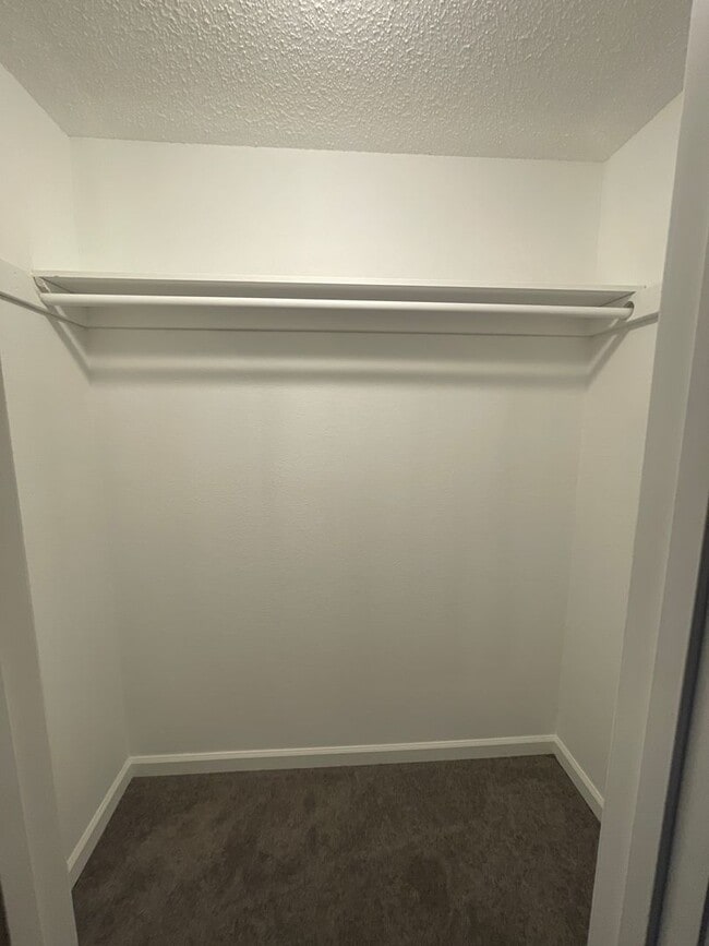 Building Photo - Duplex For Rent