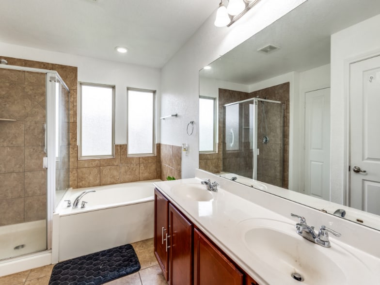 Building Photo - 6035 Enchantment