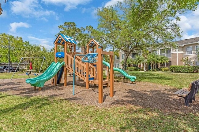 Building Photo - 7405 Vista Way