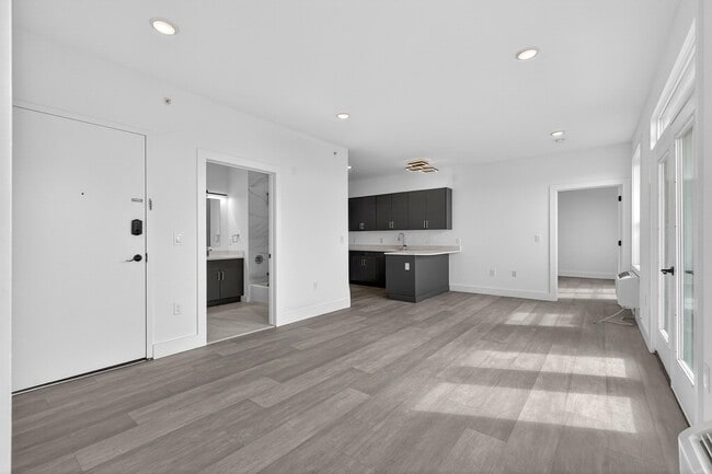 Building Photo - 43-45-45 W 32nd St