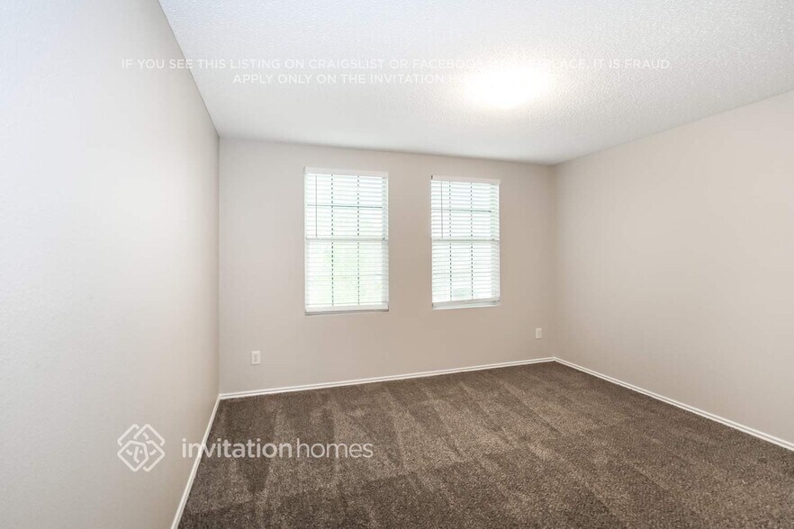 Building Photo - 1829 Lariat Dr