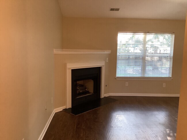 Building Photo - 7204 Weavers Way