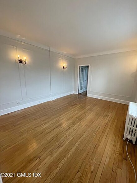 Building Photo - 271 Greenwich Ave