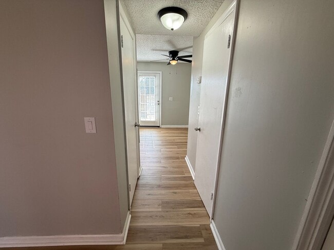 Building Photo - 940 Glenn Unit 503