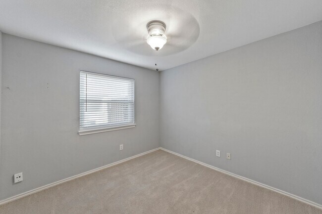 Building Photo - 128 Overbrook Dr