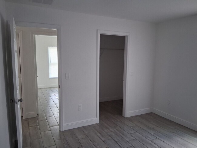 Building Photo - 2802 N 34th St