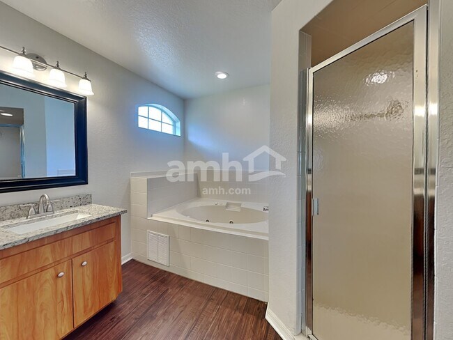 Building Photo - 3244 Sanoma Dr