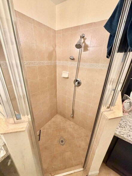 Building Photo - 159 Berenger Walk
