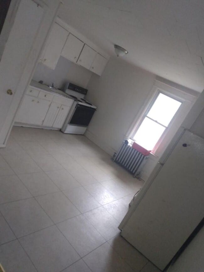 Building Photo - Spencer