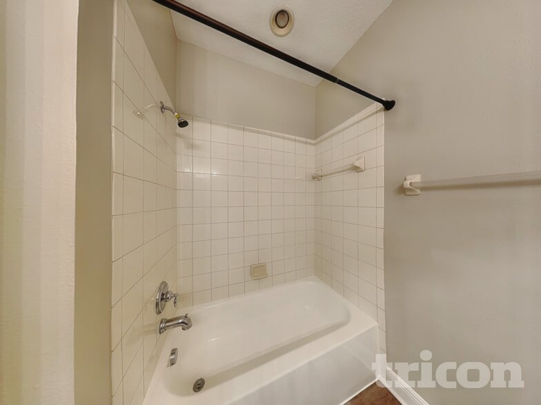 Building Photo - 8505 Pinetop Ridge Ln