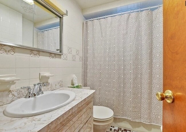 Building Photo - 358-360-360 Arlington St