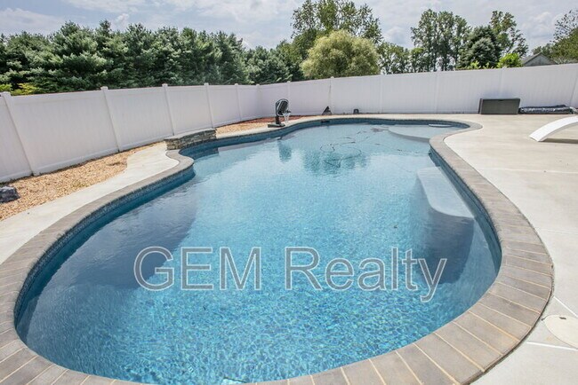 Building Photo - 15617 Mockingbird Ln