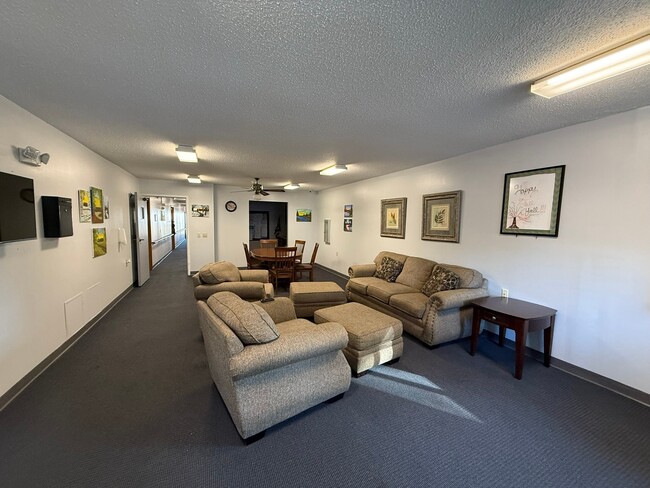 Building Photo - 500 S 3rd Ave