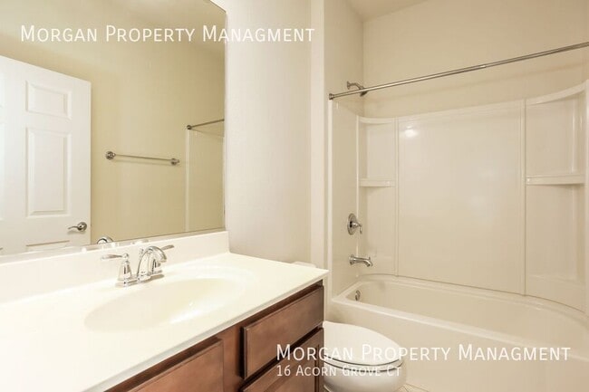 Building Photo - 16 Acorn Grove Ct