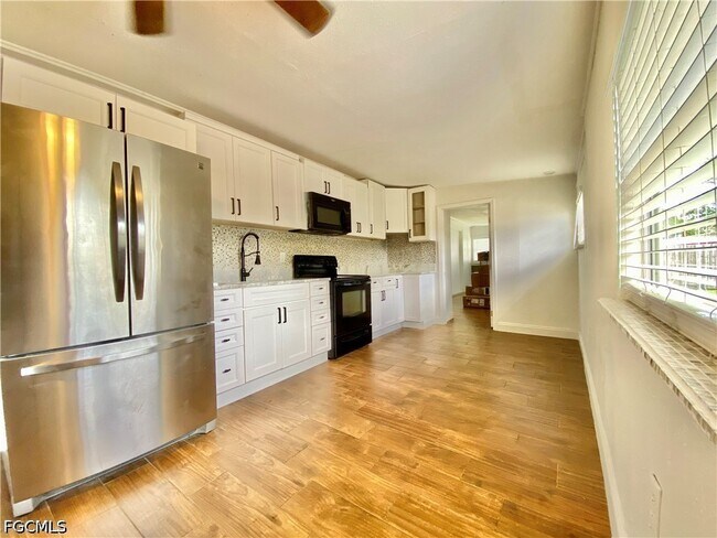 Building Photo - 106 Leeland Heights Blvd W