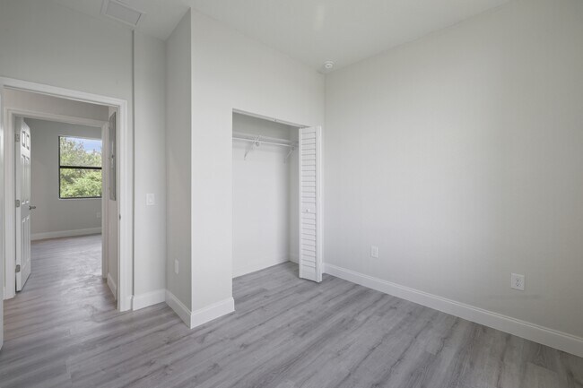Building Photo - 3216 53rd St W