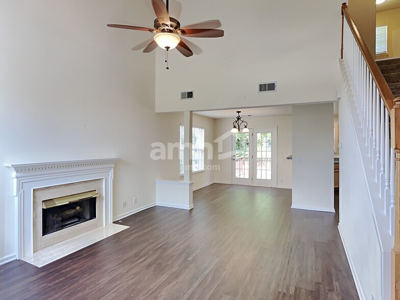 Building Photo - 605 Daniel Ct