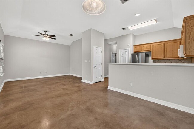 Building Photo - 1002 Castile Rd