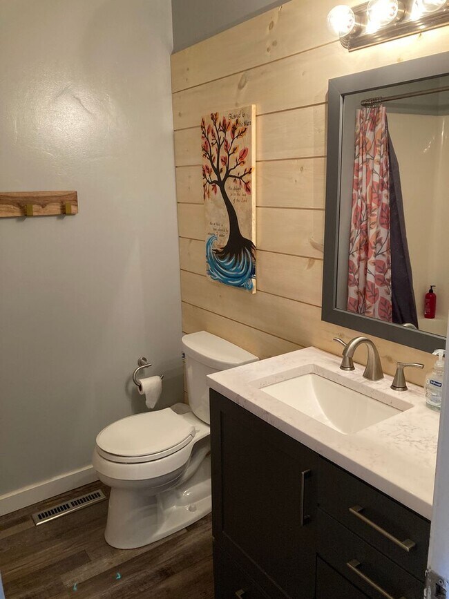 Building Photo - Spacious Split-Level Home for Rent in Woodbine – Minutes to VT & Downtown