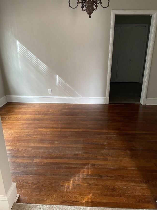 Building Photo - Special One Month Free -Renovated Great Tw...