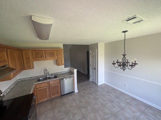 Building Photo - 6884 Seaside Dr