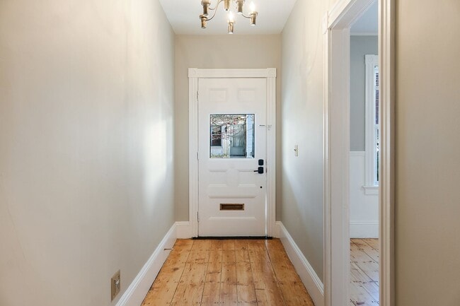 Building Photo - 105-107 Richards