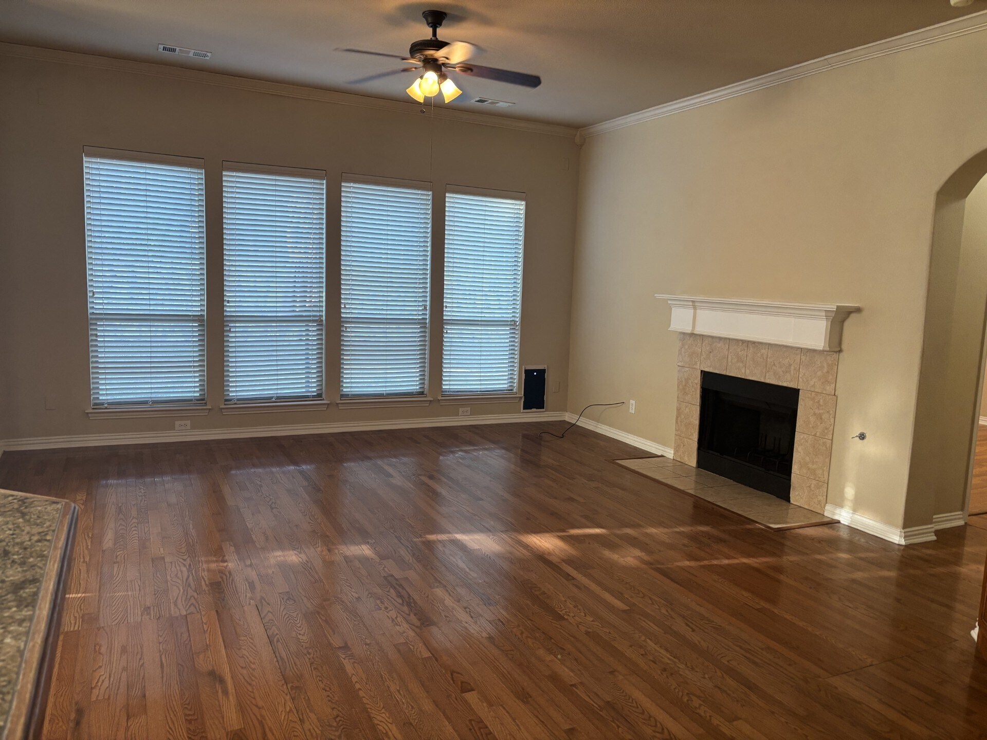 Building Photo - 552 Palomino Way