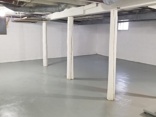 Building Photo - 182 W Euclid Ave