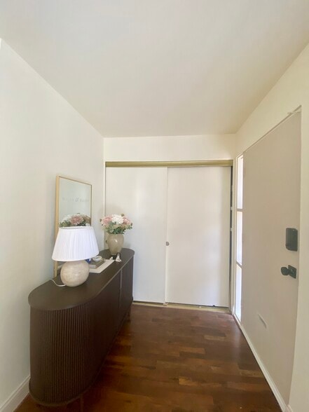 Building Photo - 13 Stonehenge Cir