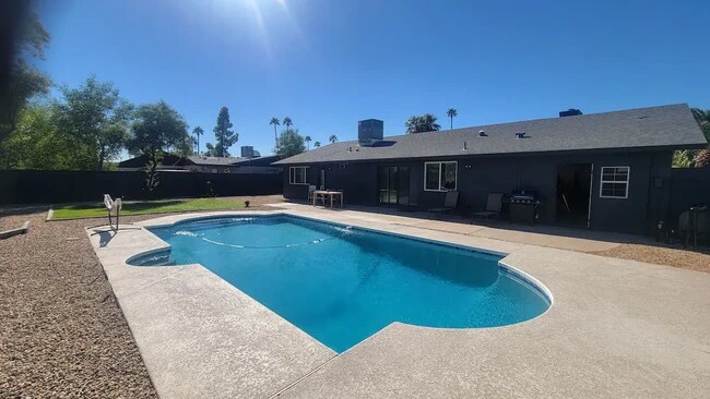 Primary Photo - 9209 N 48th Dr