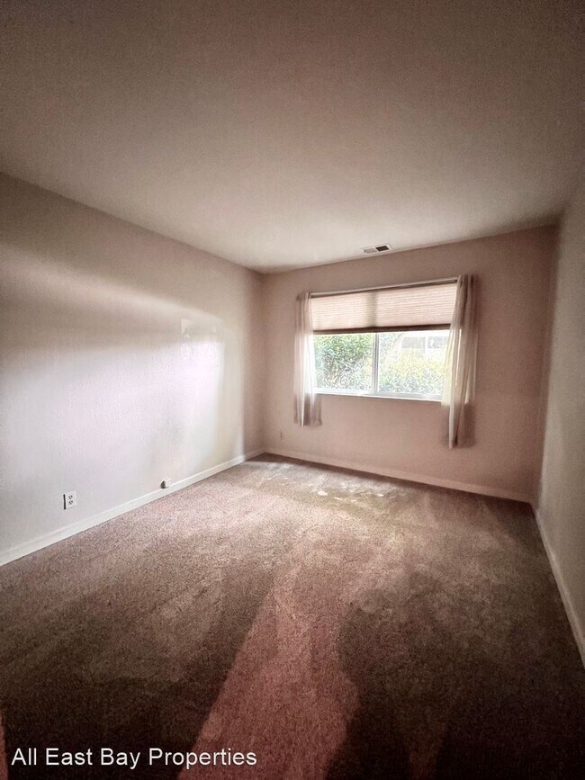 Building Photo - 2 br, 1 bath House - 14 Emery Bay Drive,