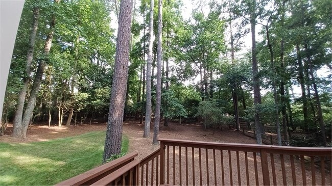 Building Photo - 5190 Southlake Dr