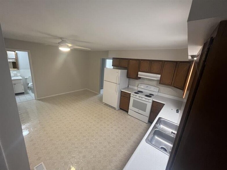 Building Photo - 10142 Buffton Dr