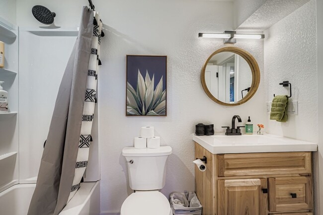 Building Photo - 13203 S Wamblee Valley Rd