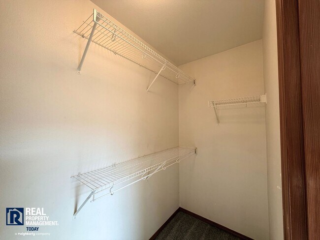 Building Photo - Courtney Ridge Townhome with Garage & Private Patio!
