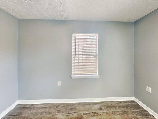 Building Photo - 249 Chappell Rd NW