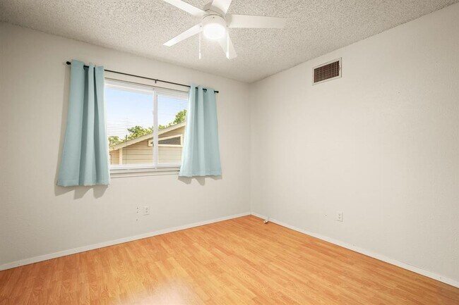 Building Photo - 2810 Goldbridge Dr