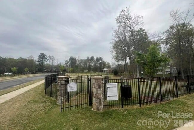 Building Photo - 3938 Black Ct