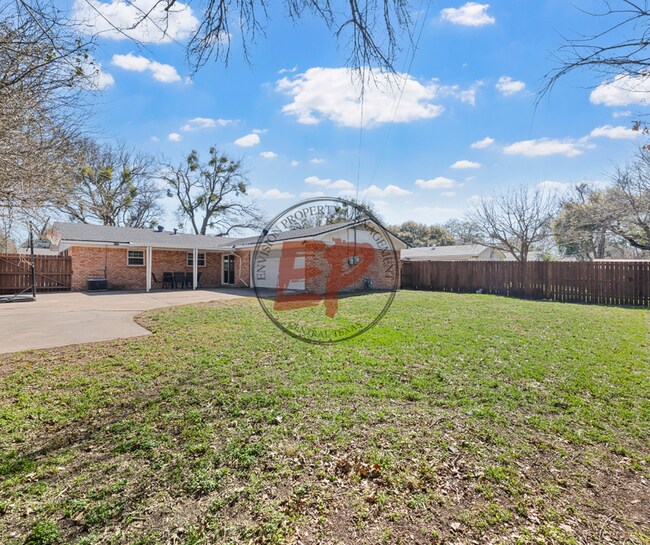 Building Photo - 6319 Wiethorn Dr