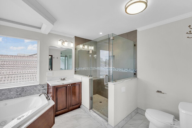 Building Photo - 491 SW 182nd Way