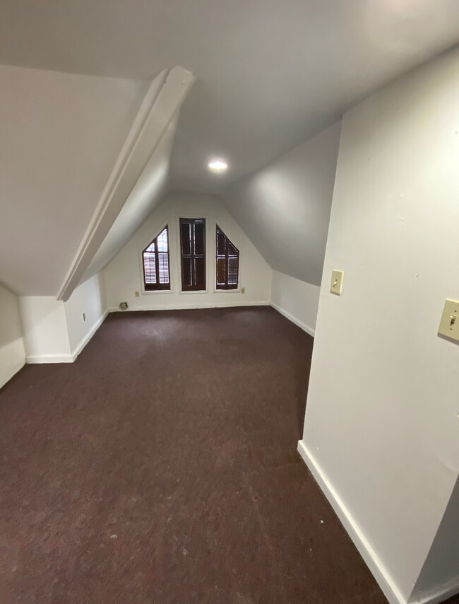 Upstairs loft - 134 Waverly Ct