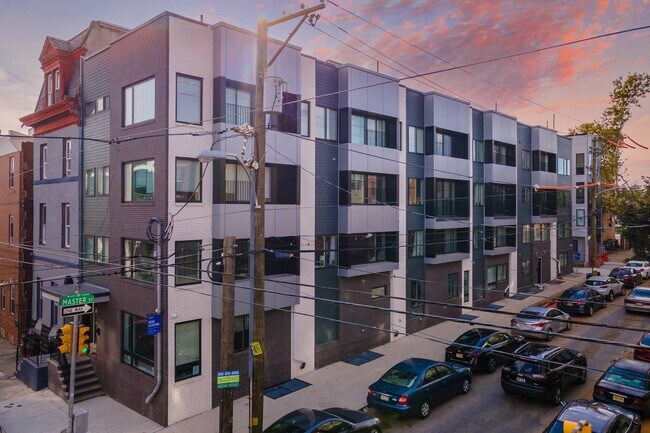 Building Photo - 1338 N 15th St