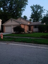 Building Photo - 5225 Wolf Run Dr